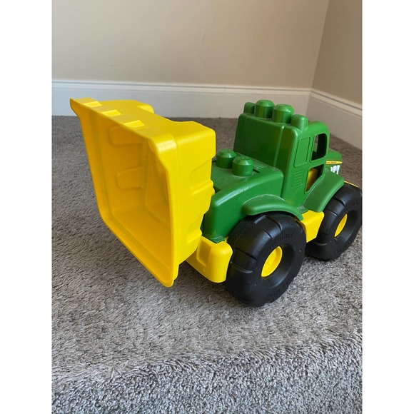 Mega Bloks x John Deere tractor building toy - Picture 6 of 11